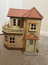 Sylvanian Families Willow Hall Excellent Condition Missing One Railing