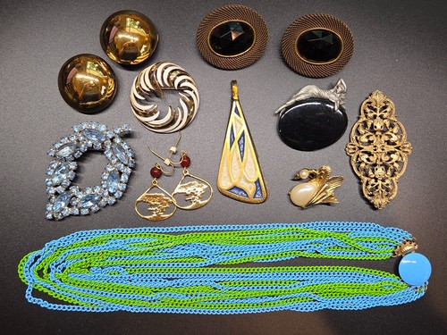 Vintage costume jewelry lot - vintage,