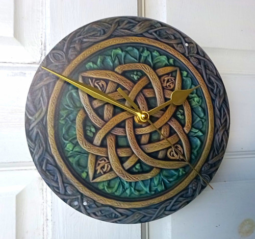 Round analogue celtic knot - round,