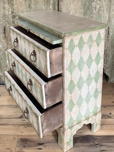Small hand painted green - ,