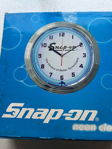 Vintage snap blue - on,
