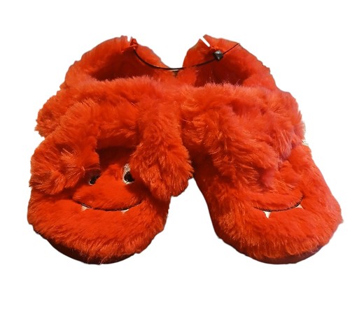 Red fluffy monster slippers - red,