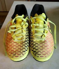 PRE OWNED NIKE MAGISTA