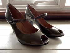 Grey/Green patent shoes size 6