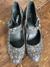 Green Retro Style Shoes with Floral and Leaf Pattern Size 39 UK 6