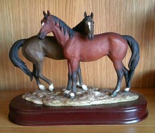 LEONARDO COLLECTION TWO HORSES, BROWN AND BAY MARES