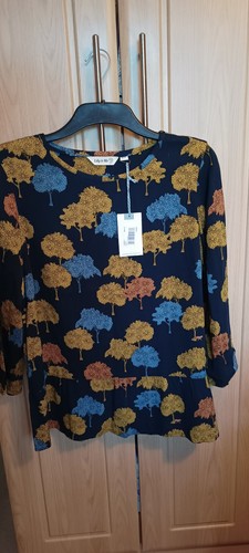 Lily bnwt top tunic - &,