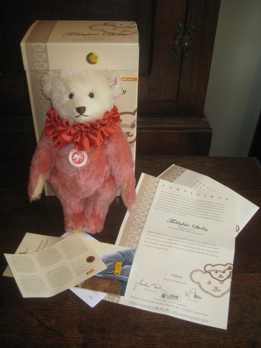 Boxed steiff 2006 old - 12",