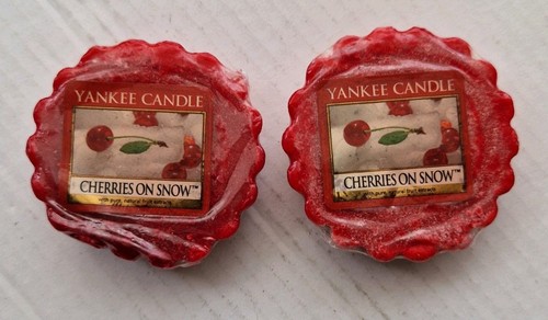 Yankee candle cherries snow - candle, on
