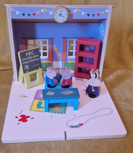 Peppa pig wooden school - pig,