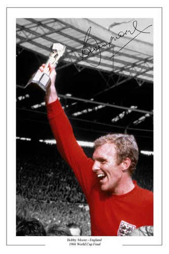 Bobby moore england world - england, cup
