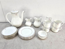 Royal Doulton 22 Piece Carnation H5084 Tea Set 6x Tea Trios Cups Saucers Plates