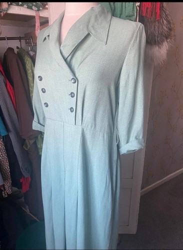Vintage 1940s dress mid green