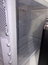 Lian Li O11 Dynamic Mini Snow Edition Midi-Tower, Tempered Glass, White ONLY!!