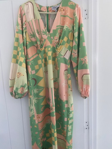 Size never fully - never, dressed