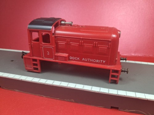 R253 red dock shunter - dock, body