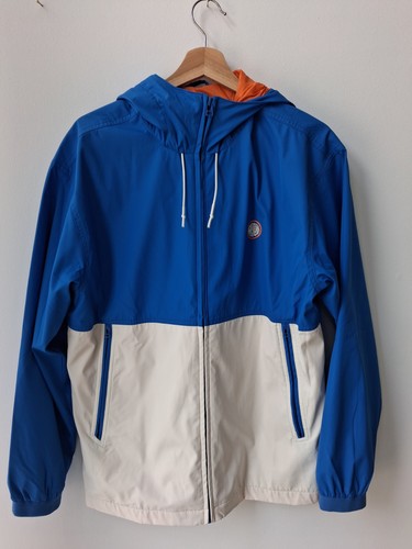 Pretty green hollen colour - green,