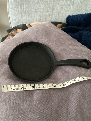 Very small cast - very,