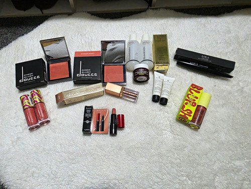 Mixed brands make - mixed, make-up