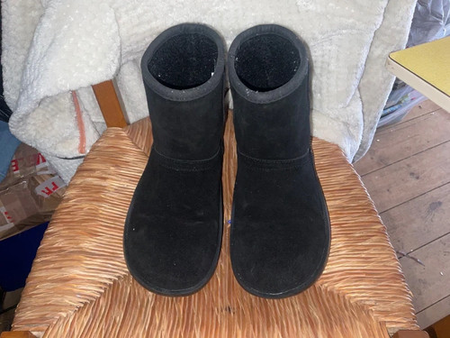 Golddigga black suede ankle