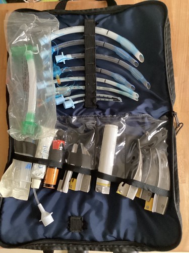 Laryngoscope kit