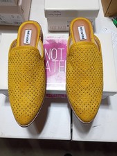 Women's Slip In Shoes Size 7.5