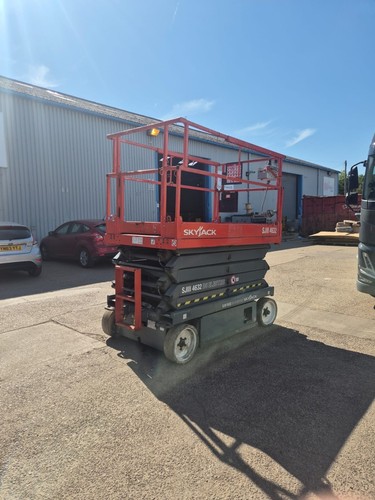 Sky jack scissorlift - sky,