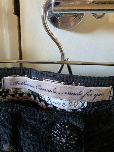 Black cord shorts with - cord,