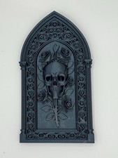 Gothic Skull & Roses Wall