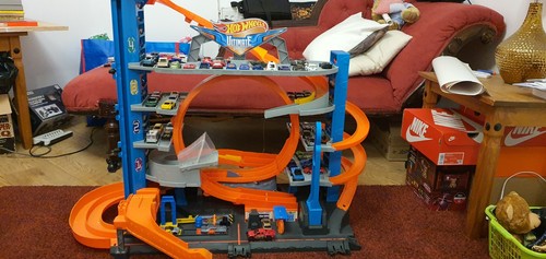 Hot wheels ultimate garage - hot,