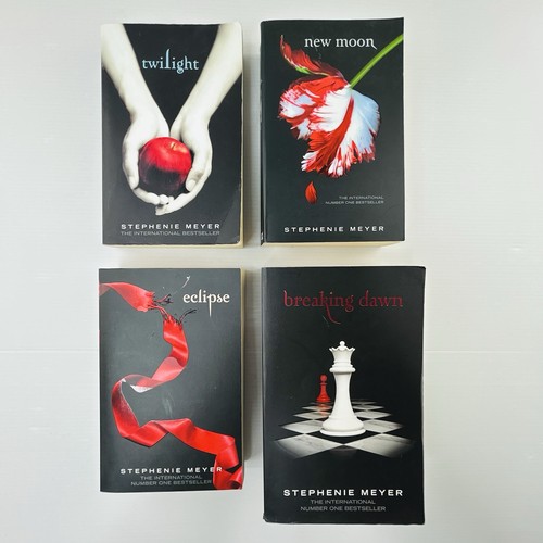 Twilight saga book set - twilight,