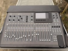 Behringer X32 Full-size With Gator Touring Case