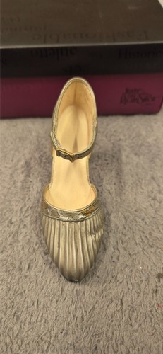 Just the right shoe - the,