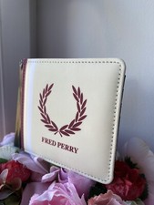 Fred Perry Navy Cream, White