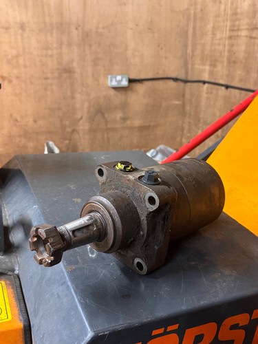 Vermeer hydraulic drive motor - vermeer,