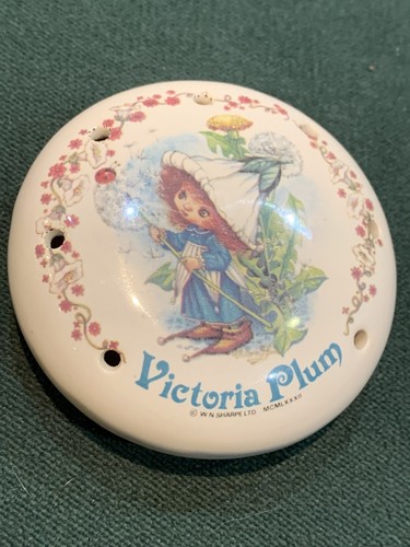 Vintage victoria plum ceramic - victoria,