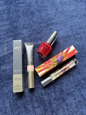 Beauty Bundle (No7 Highlighter, OPI Nail Varnish, Floral Street Perfume)
