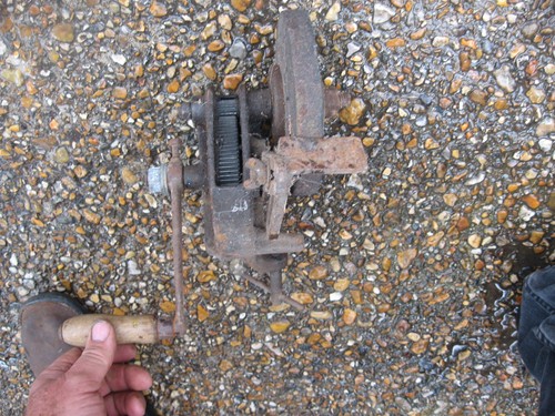 Vintage bench hand cranked - hand,