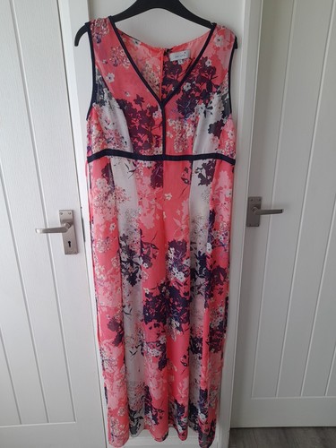 Per una stunning floral maxi - floral,