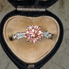 2.40 Ct Fancy Vivid Pink  IGI