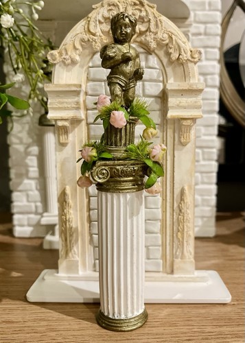 Dolls house miniature - house, resin