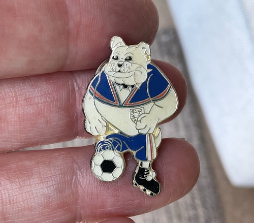 Bulldog bobby dog - bulldog, pin