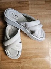 Clarks Signature Alda Glide off white leather sandals size 5D New