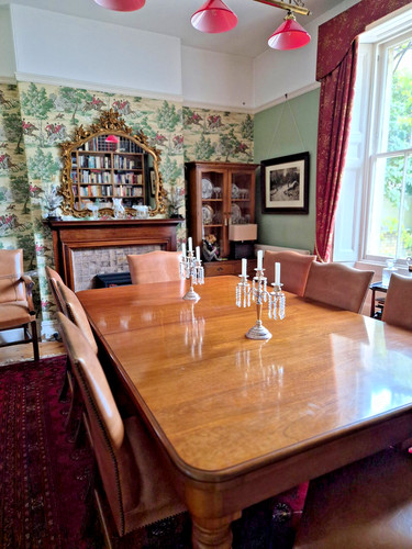 Amazing mahogany table - amazing,