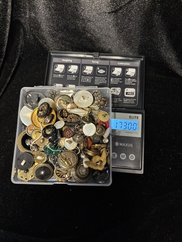 Assorted lot buttons pins - assorted,