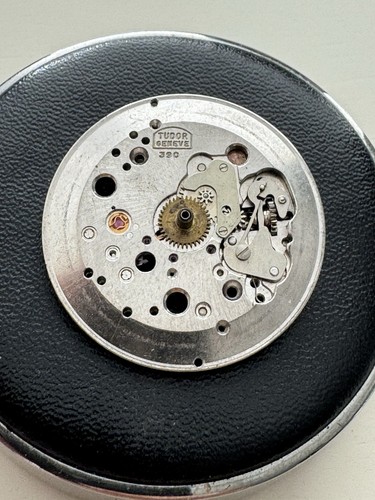 Tudor 390 automatic - 390, movement