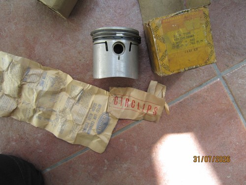 Bsa b31 b32 piston - piston, hepolite