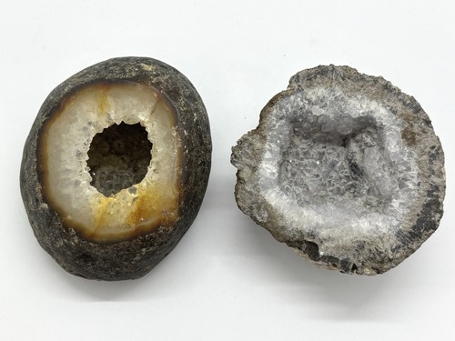 Two pieces geode quartz - geode,