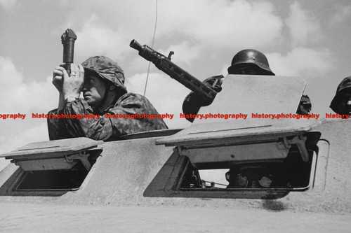 F007953 german soldiers waffen - f007953,