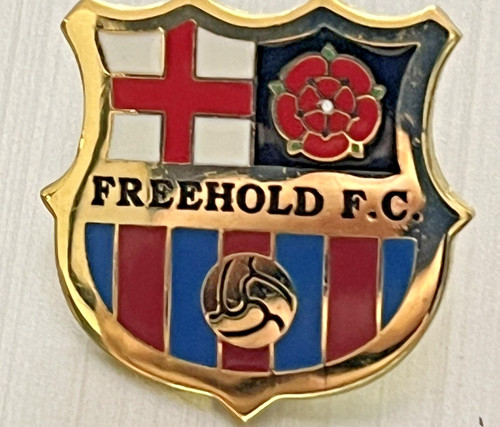 Freehold football club pin in - ,